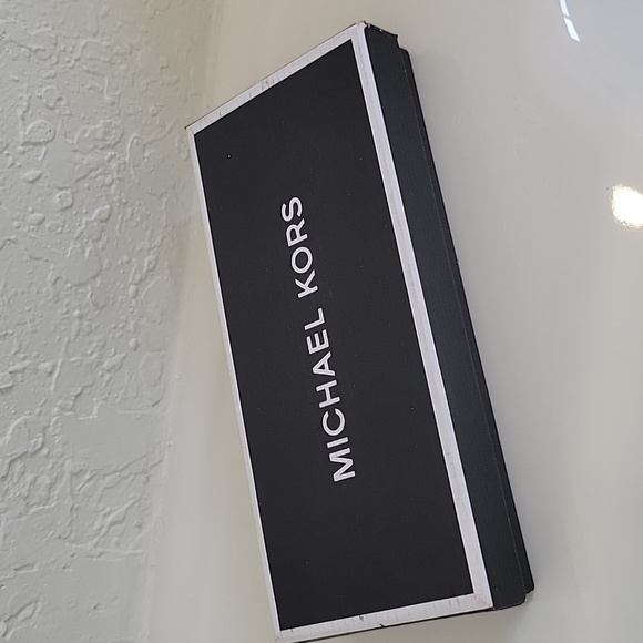 NWT MICHAEL KORS bottle opener keyfob - Picture 4 of 7